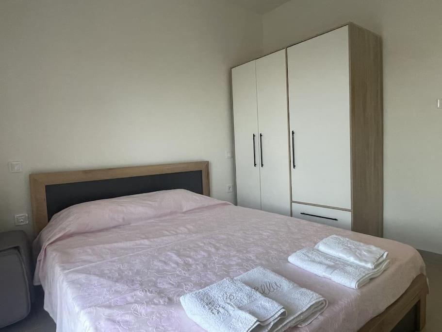 Villa Helio Kineta Bagian luar foto