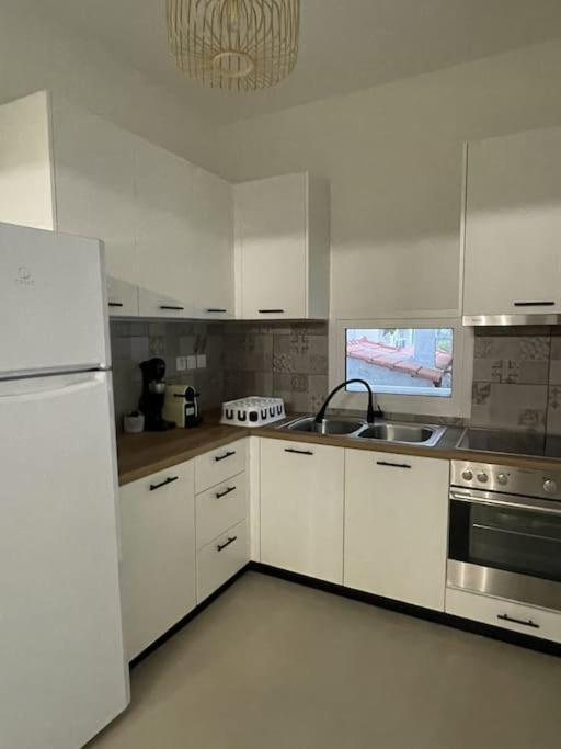 Villa Helio Kineta Bagian luar foto