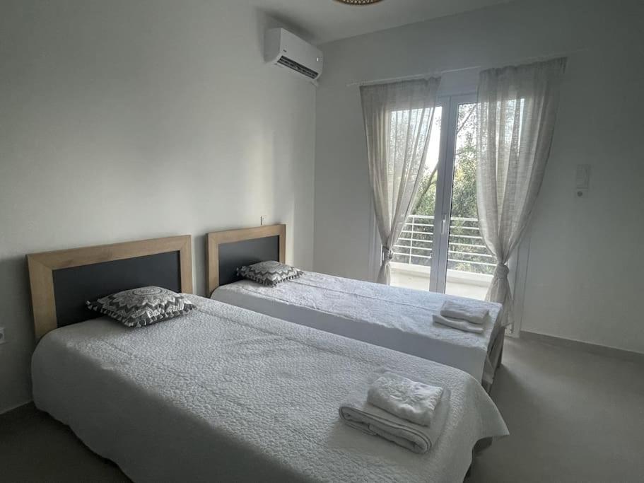 Villa Helio Kineta Bagian luar foto